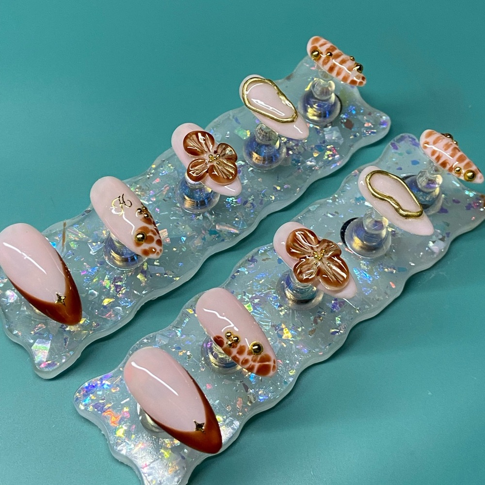Custom acrylic press ons!
